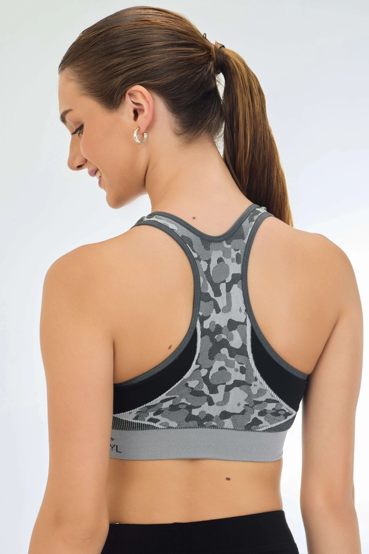 Buy Knitted Seamless Multi-Angle 360° Stretch Removable padding Medium Impact Sports Bra
