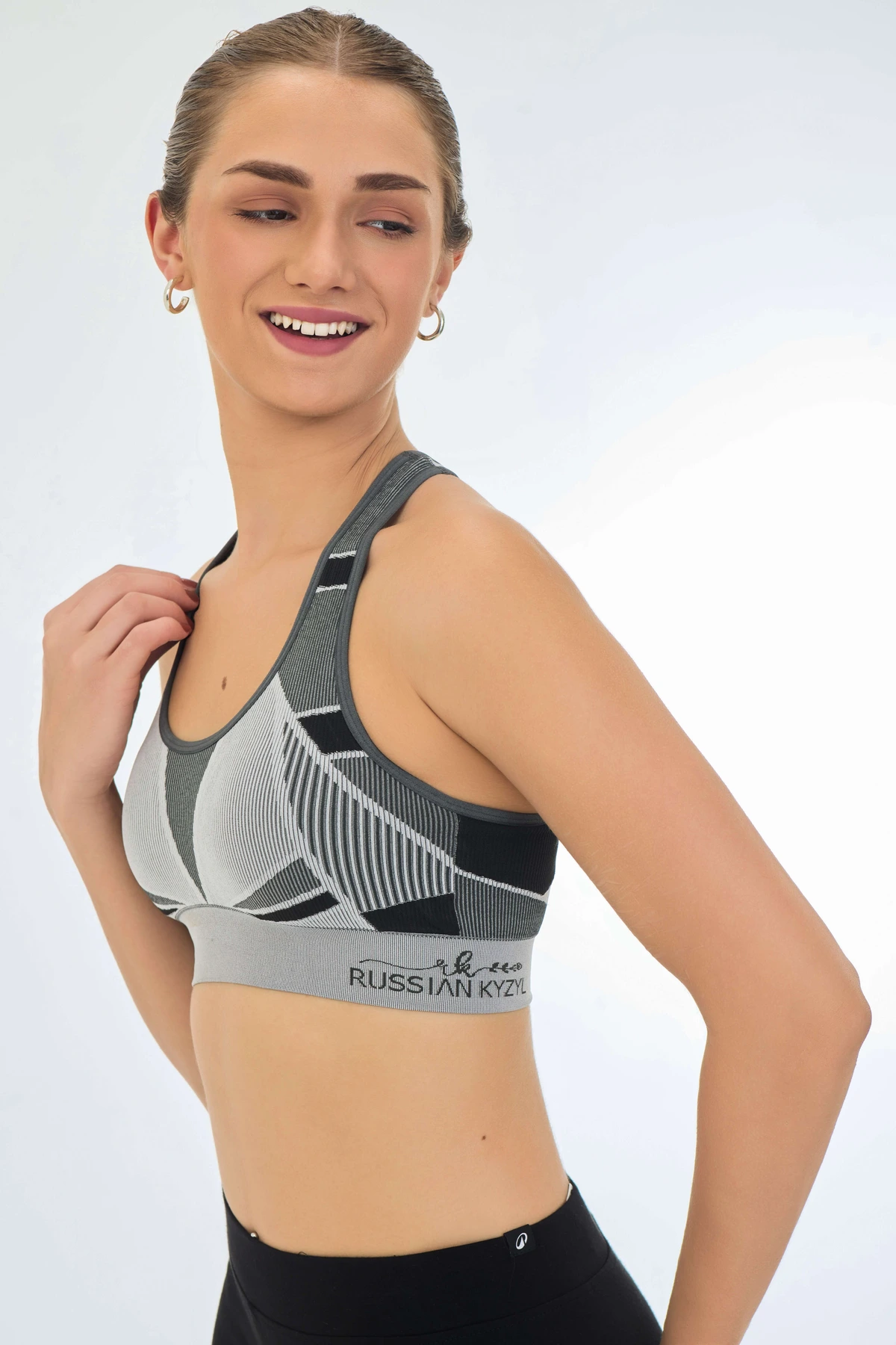Buy Knitted Seamless Multi-Angle 360° Stretch Removable padding Medium Impact Sports Bra