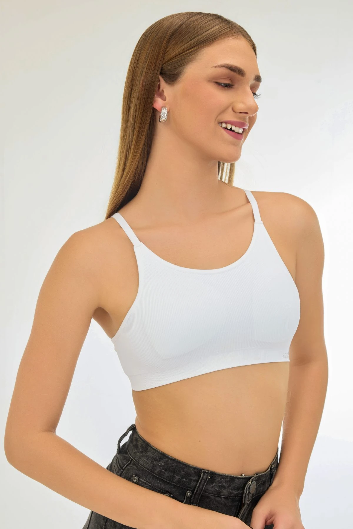 Buy Knitted Seamless Slip-On Ultra-Light Breathable Non-Bonded Underband Removable Pad Ribbed Bra