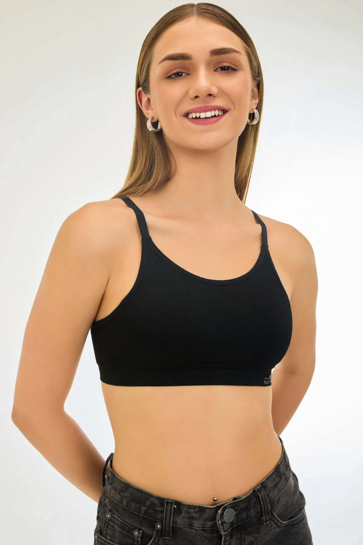 Buy Knitted Seamless Slip-On Ultra-Light Breathable Non-Bonded Underband Removable Pad Ribbed Bra