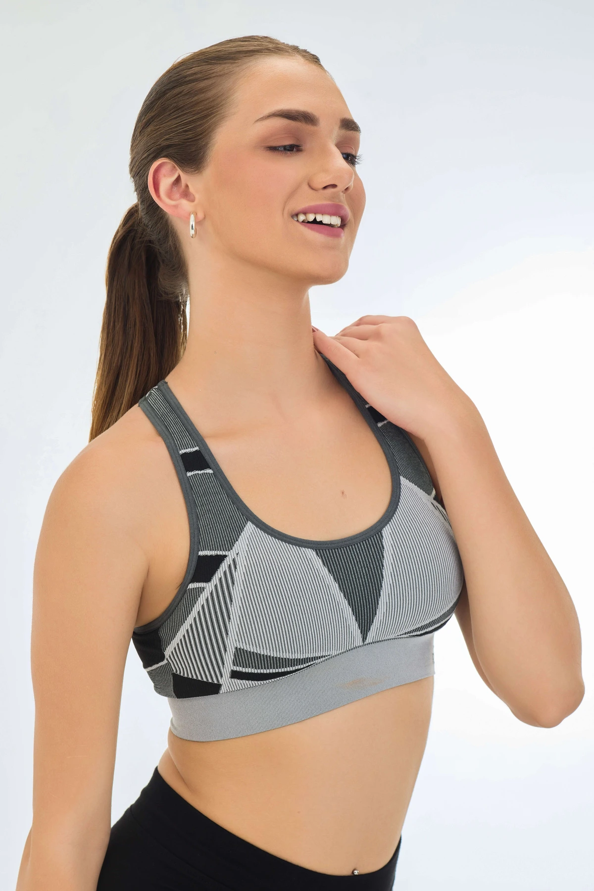 Buy Knitted Seamless Multi-Angle 360° Stretch Removable padding Medium Impact Sports Bra